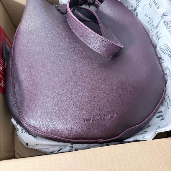 Portland Leather plum purple Olivia Shoulder Bag - Picture 10 of 16